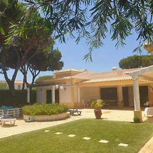  Villa The Pinewood