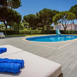  Villa Portuguese Mansion Close To Marina, Golf And Beach.