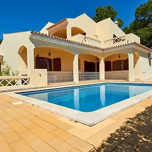  Casa de Férias Charming House